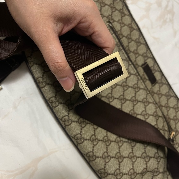 Authentic GUCCI  crossbody - Picture 8 of 8